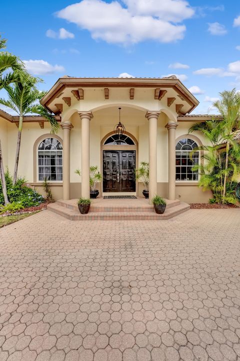 Recently Sold: $1,350,000 (5 beds, 3 baths, 3894 Square Feet)