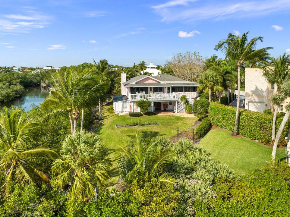 For Sale: $2,280,000 (3 beds, 2 baths, 2522 Square Feet)