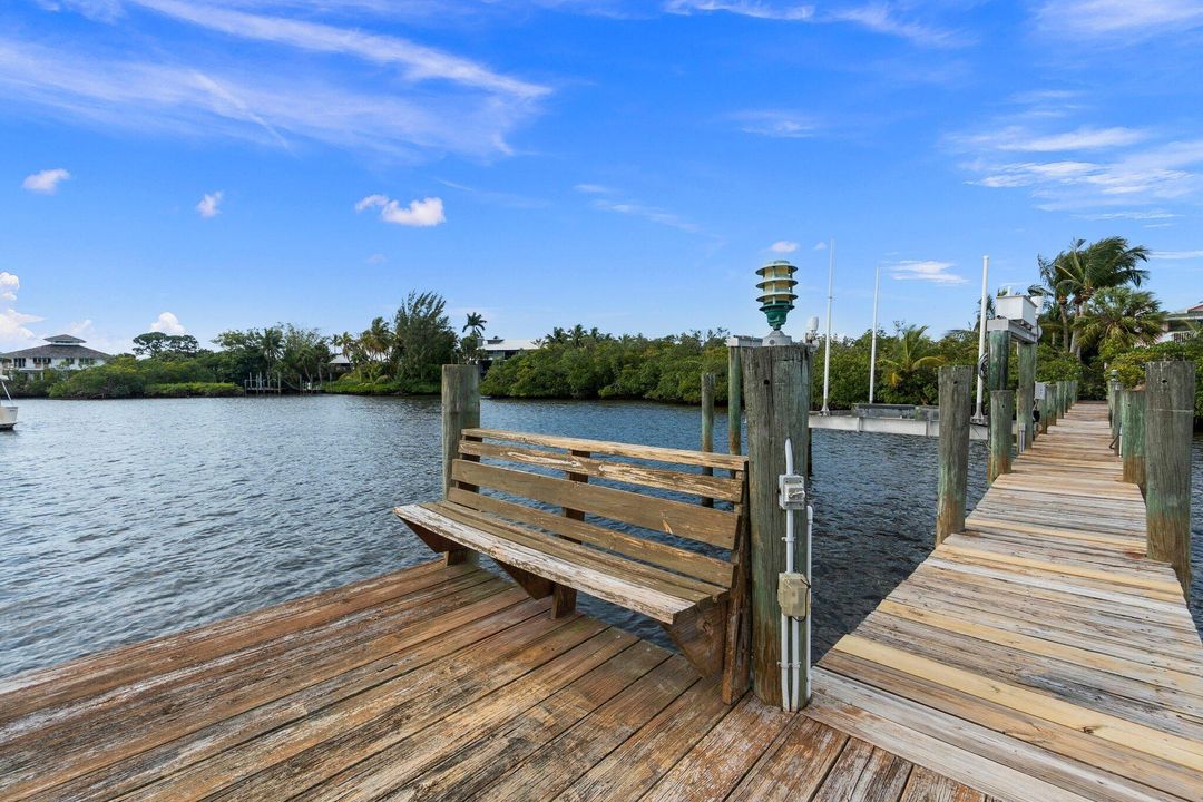 For Sale: $2,280,000 (3 beds, 2 baths, 2522 Square Feet)