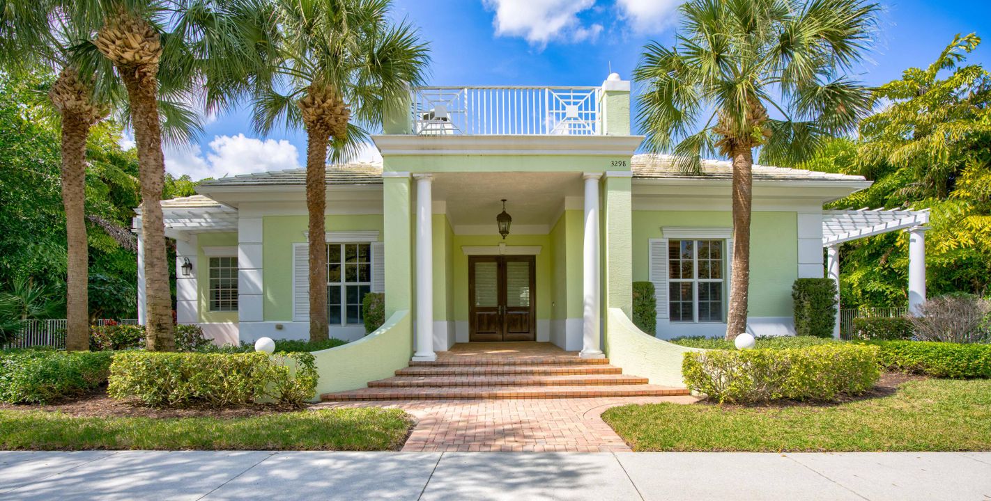 Recently Sold: $1,895,000 (4 beds, 4 baths, 3398 Square Feet)