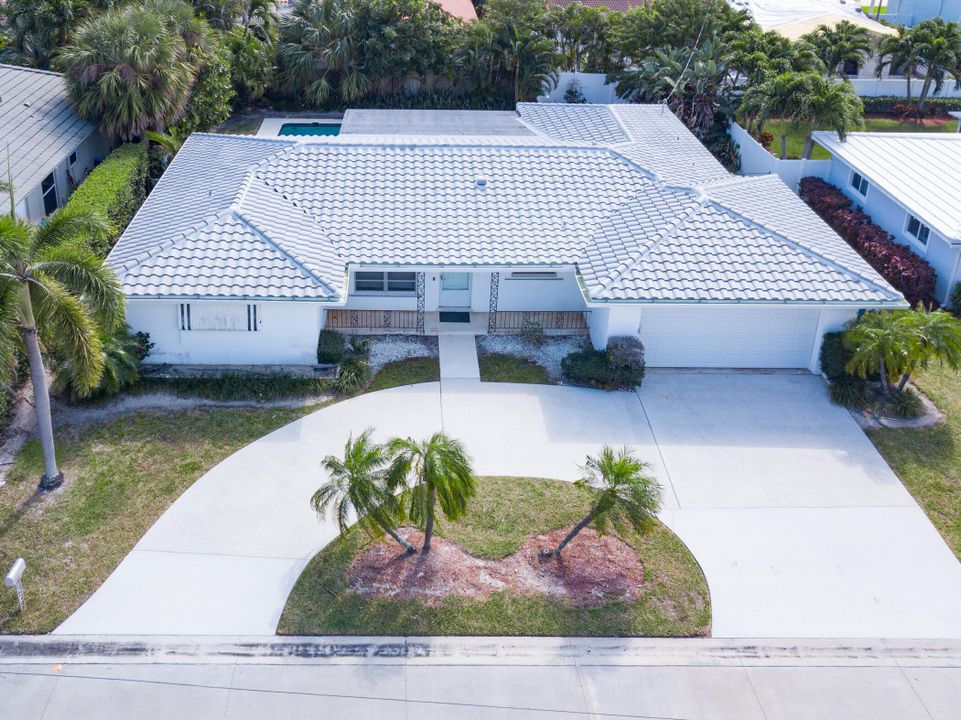 Recently Sold: $845,000 (3 beds, 2 baths, 1658 Square Feet)