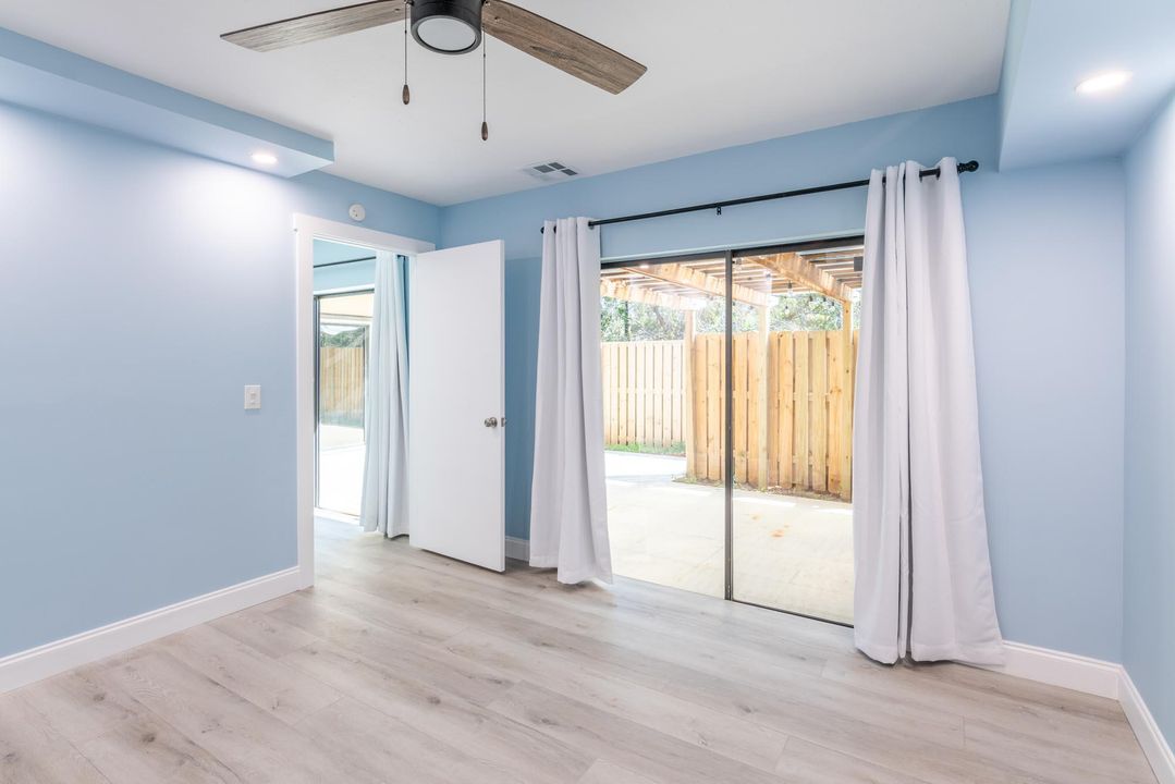 Active With Contract: $2,800 (3 beds, 2 baths, 1596 Square Feet)