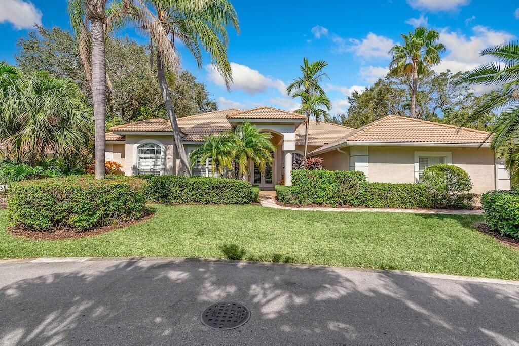 Recently Sold: $1,100,000 (4 beds, 3 baths, 3218 Square Feet)