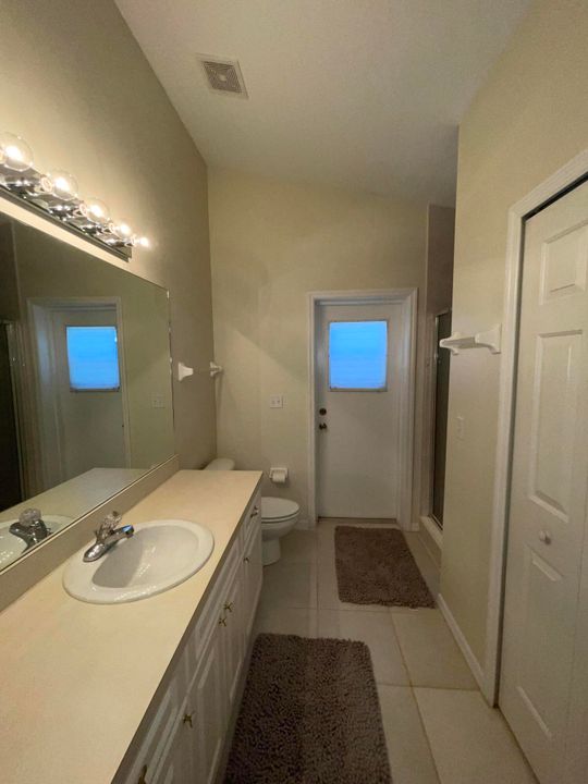 最近租的: $2,600 (3 贝兹, 2 浴室, 1771 平方英尺)