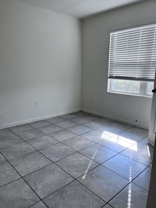 Active With Contract: $2,400 (4 beds, 2 baths, 1827 Square Feet)