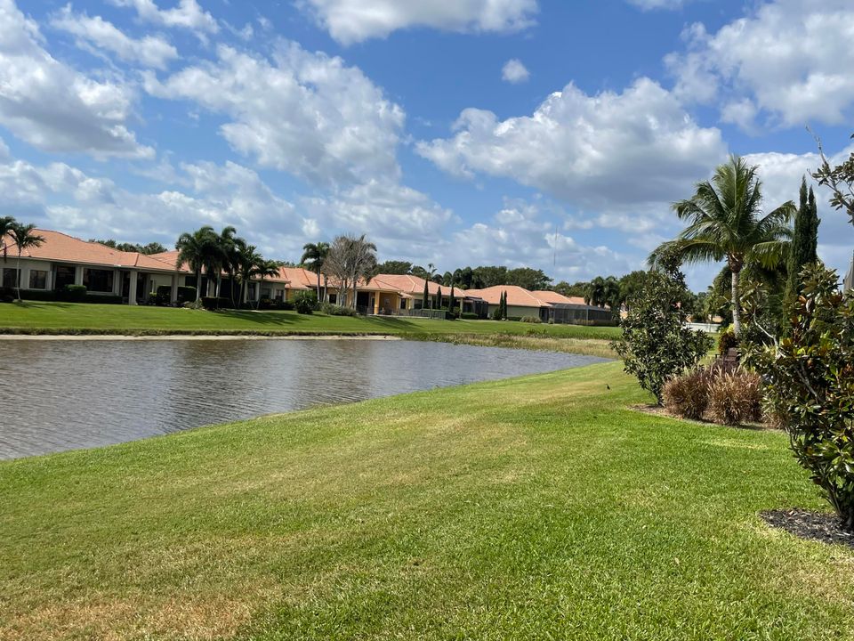 Recently Sold: $1,000,000 (4 beds, 2 baths, 2894 Square Feet)