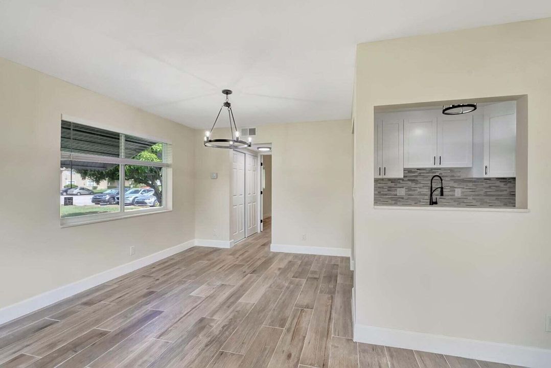 Recently Sold: $144,000 (1 beds, 1 baths, 684 Square Feet)