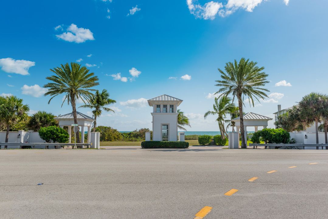 Active With Contract: $2,250,000 (4 beds, 5 baths, 3259 Square Feet)