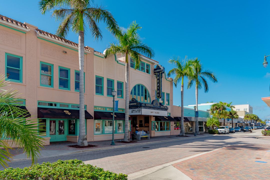 Active With Contract: $2,250,000 (4 beds, 5 baths, 3259 Square Feet)