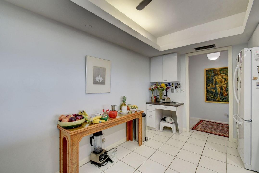 Active With Contract: $10,000 (2 beds, 2 baths, 1426 Square Feet)