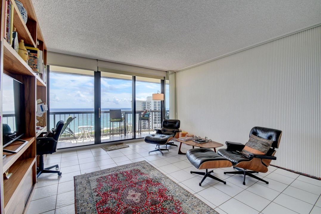 Active With Contract: $10,000 (2 beds, 2 baths, 1426 Square Feet)