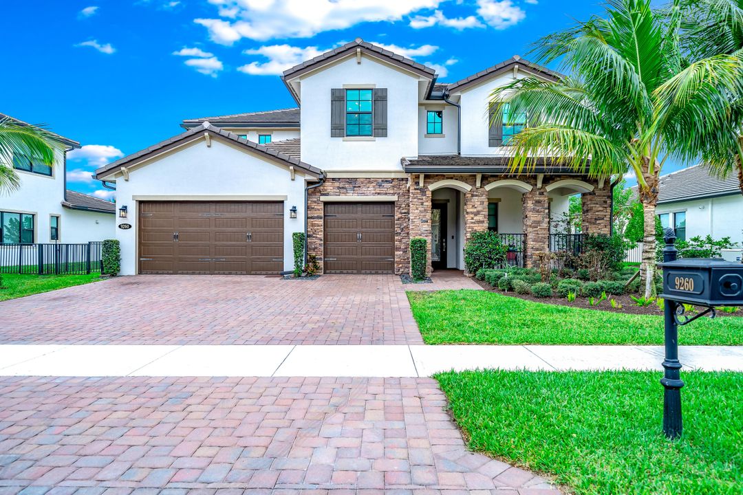 Recently Sold: $1,475,000 (5 beds, 4 baths, 3400 Square Feet)