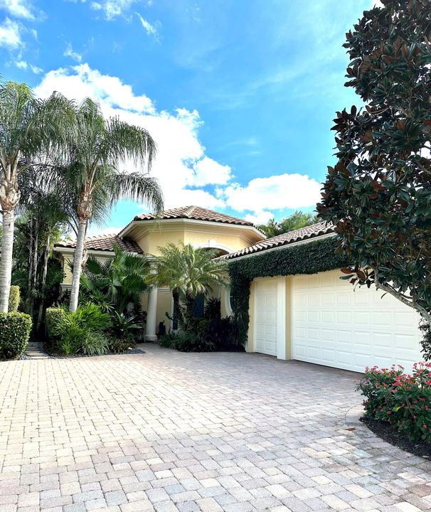 Recently Sold: $1,600,000 (2 beds, 3 baths, 2500 Square Feet)