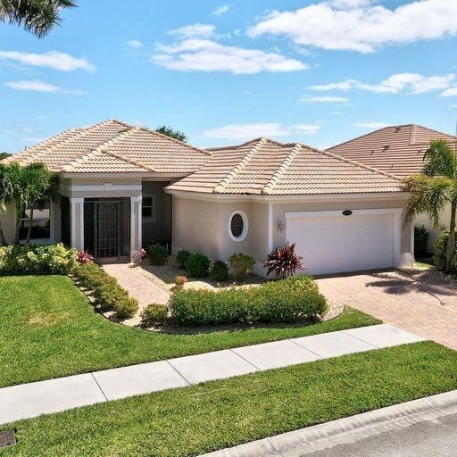 Recently Sold: $524,900 (3 beds, 2 baths, 2156 Square Feet)
