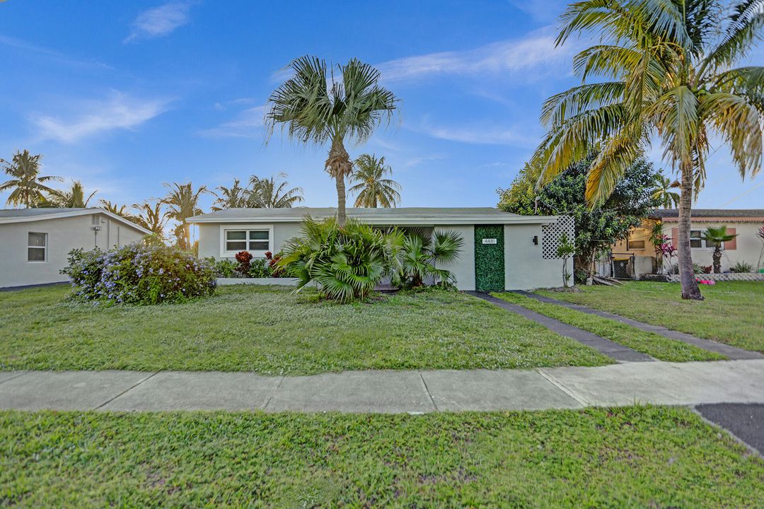 For Sale: $779,000 (4 beds, 2 baths, 1341 Square Feet)
