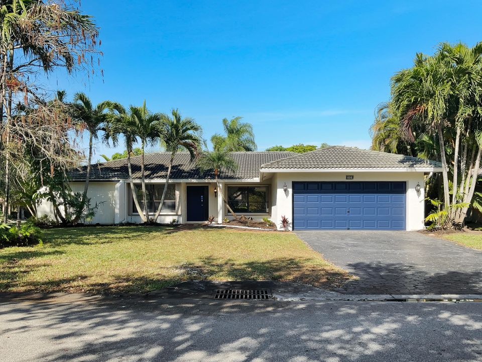 Recently Sold: $615,000 (3 beds, 2 baths, 1878 Square Feet)
