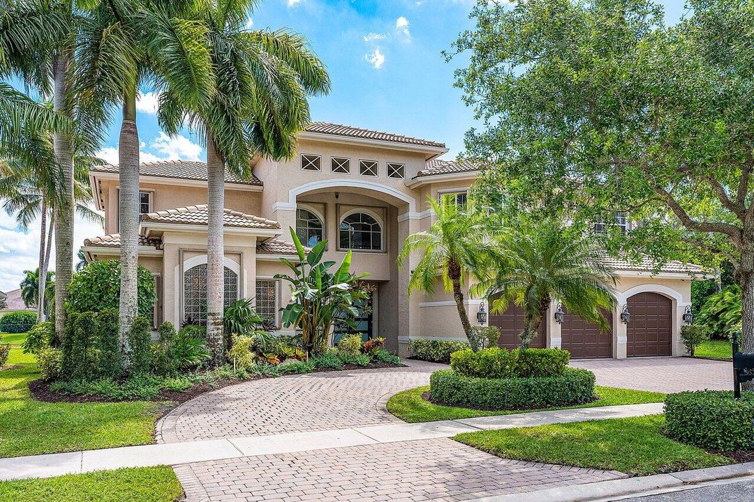 Recently Sold: $1,799,900 (6 beds, 5 baths, 5388 Square Feet)
