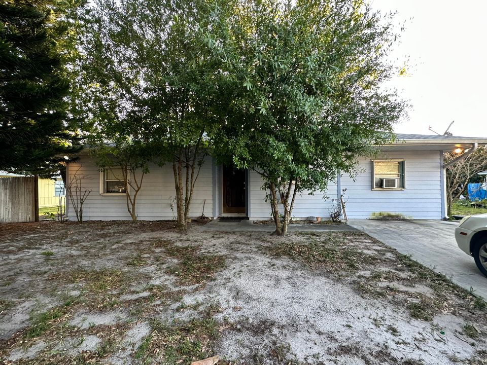 Recently Sold: $210,000 (3 beds, 1 baths, 1624 Square Feet)