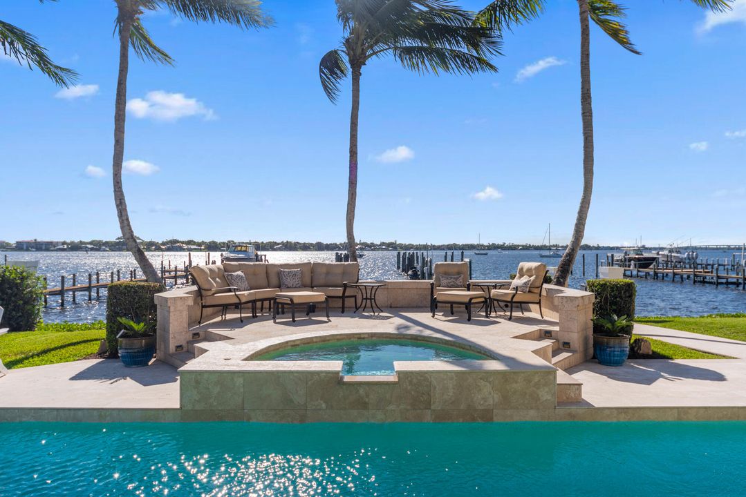 Recently Sold: $3,495,000 (5 beds, 5 baths, 4558 Square Feet)