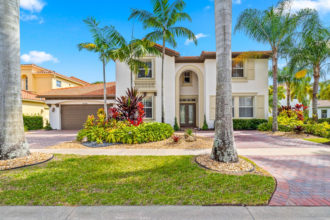 Vendido Recientemente: $1,349,000 (5 camas, 6 baños, 5136 Pies cuadrados)