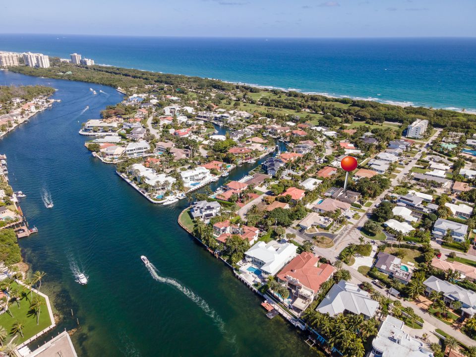 Recently Sold: $2,225,000 (3 beds, 3 baths, 2977 Square Feet)