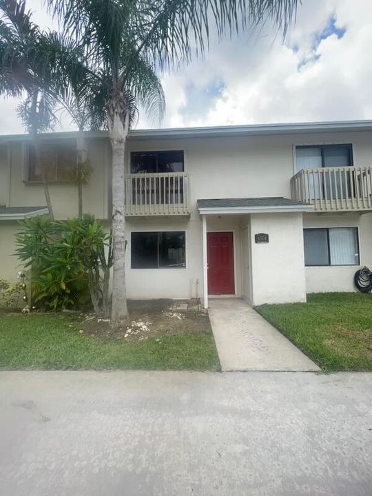 最近租的: $2,200 (2 贝兹, 2 浴室, 1242 平方英尺)