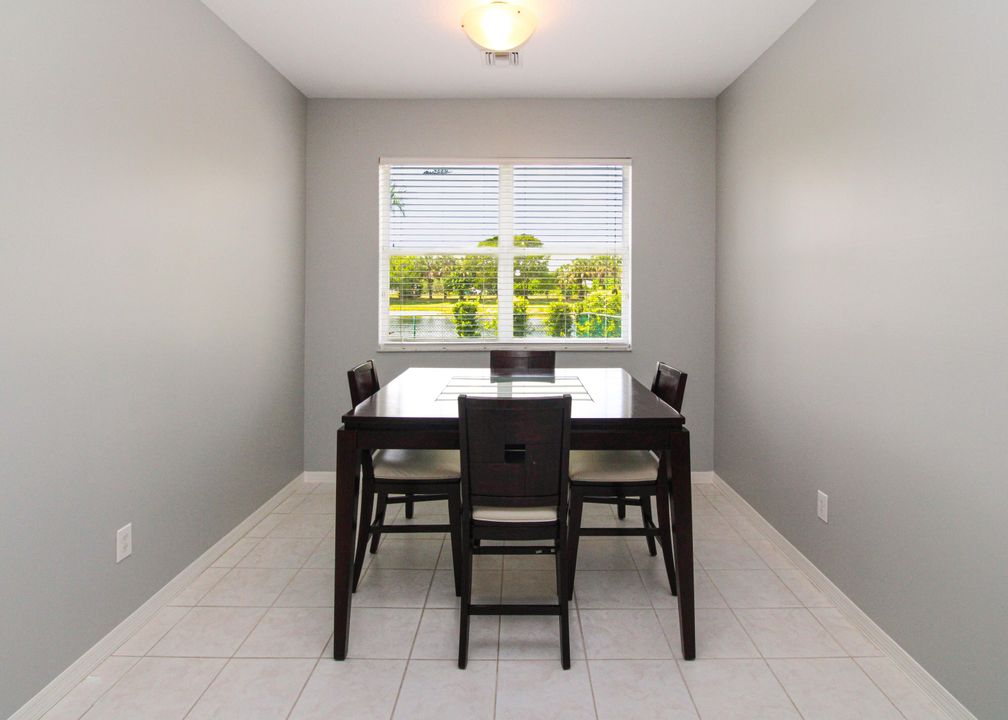 Active With Contract: $3,850 (3 beds, 2 baths, 1900 Square Feet)