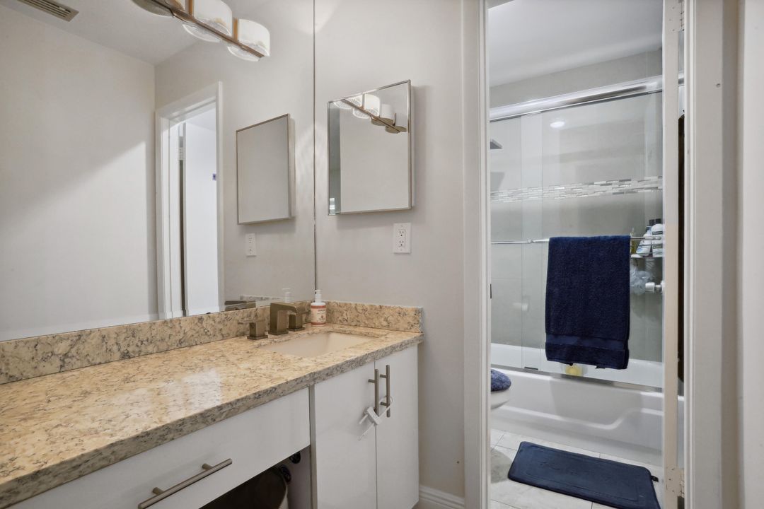 For Sale: $349,900 (2 beds, 2 baths, 1230 Square Feet)