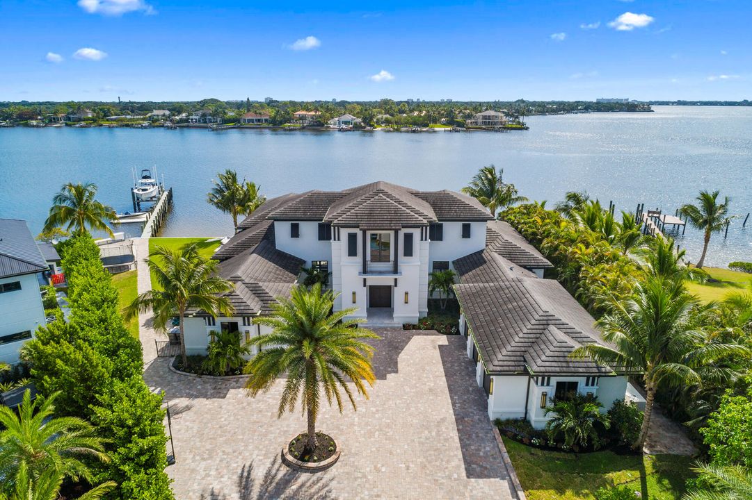 Recently Sold: $16,500,000 (4 beds, 6 baths, 6599 Square Feet)