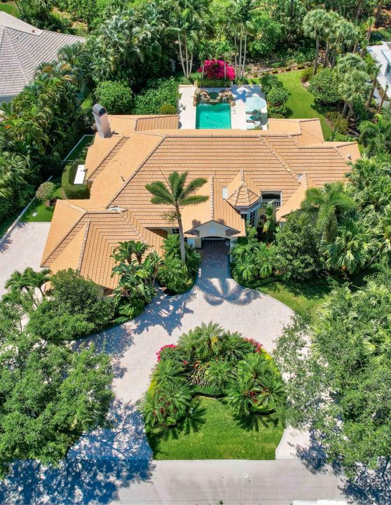 Recently Sold: $3,000,000 (4 beds, 3 baths, 3718 Square Feet)