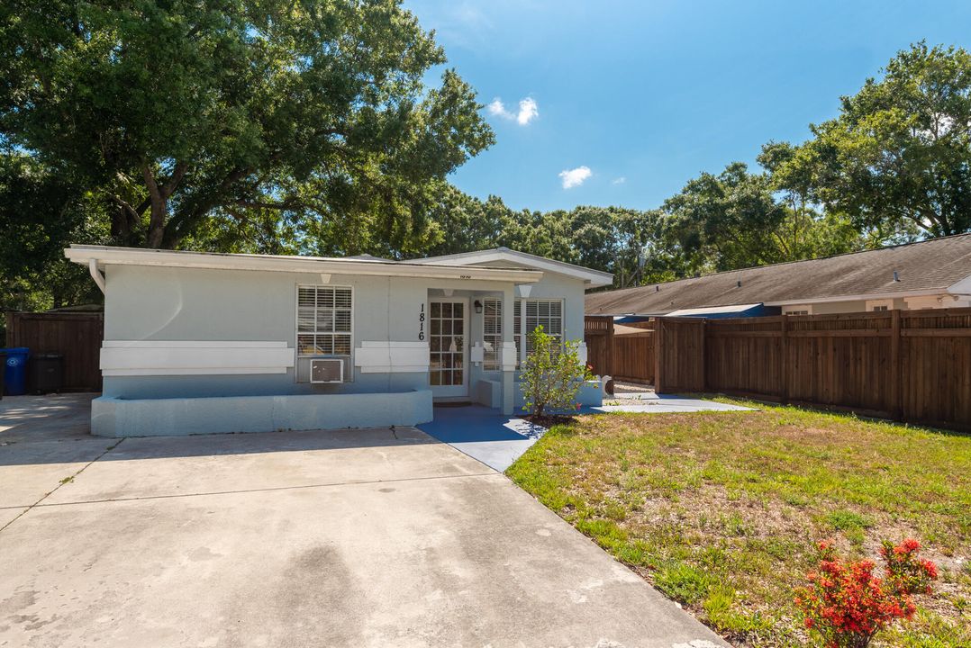 Recently Sold: $265,000 (3 beds, 2 baths, 994 Square Feet)