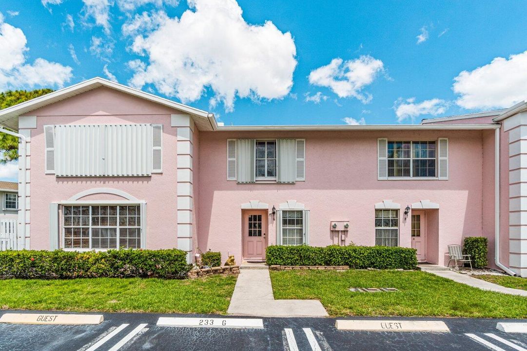 Недавно продано: $265,000 (2 спален, 2 ванн, 1195 Квадратных фут)