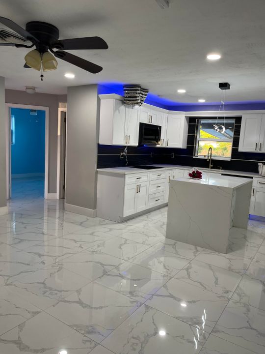 Recently Rented: $2,800 (3 beds, 1 baths, 1100 Square Feet)