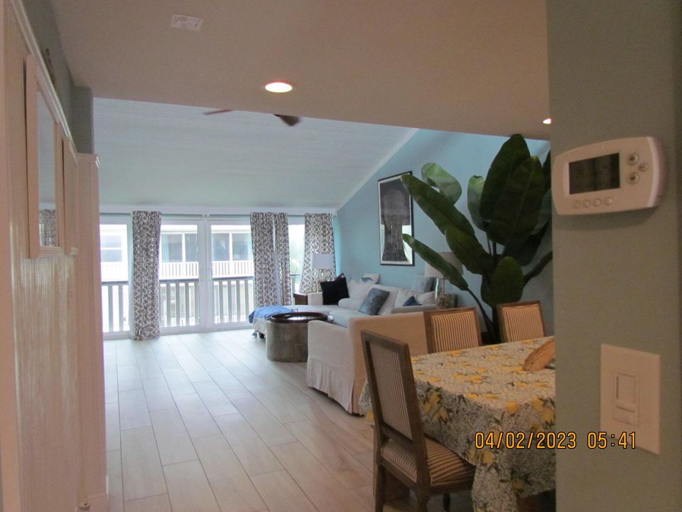 Active With Contract: $4,700 (2 beds, 2 baths, 1090 Square Feet)