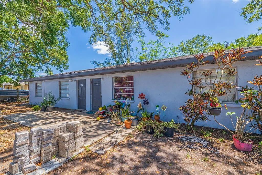 Recently Sold: $265,000 (4 beds, 2 baths, 1904 Square Feet)