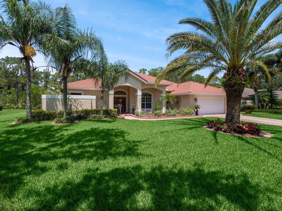 Recently Sold: $825,000 (5 beds, 3 baths, 2719 Square Feet)