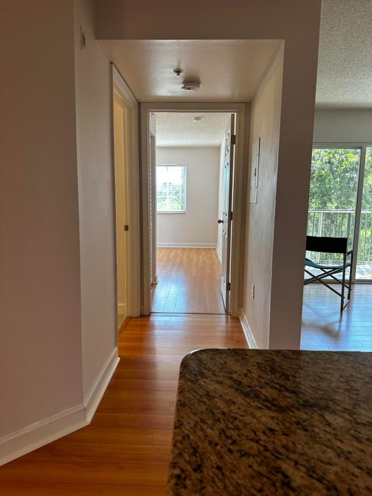 Active With Contract: $1,875 (2 beds, 2 baths, 1065 Square Feet)