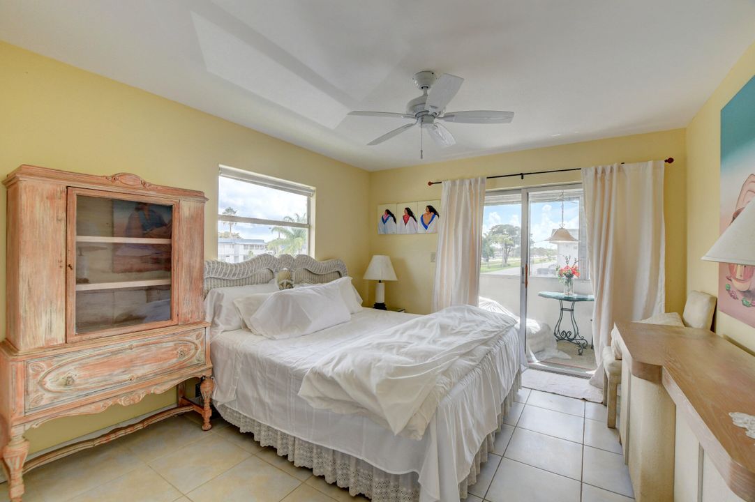 For Sale: $141,000 (2 beds, 2 baths, 880 Square Feet)