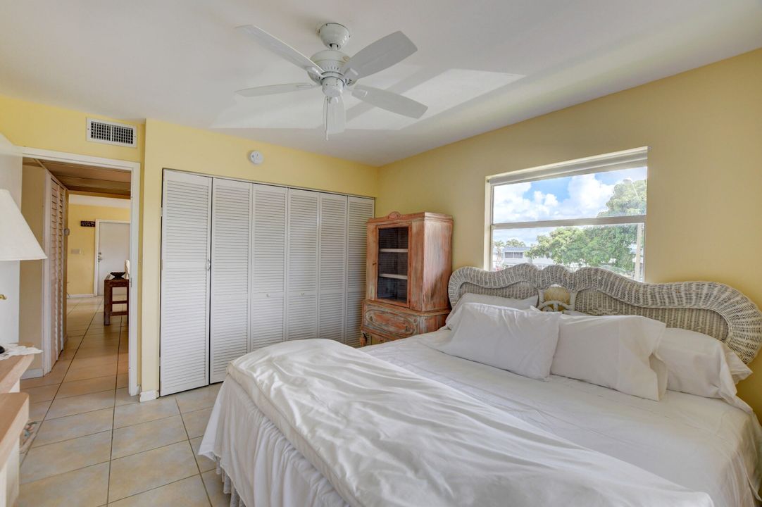 For Sale: $141,000 (2 beds, 2 baths, 880 Square Feet)