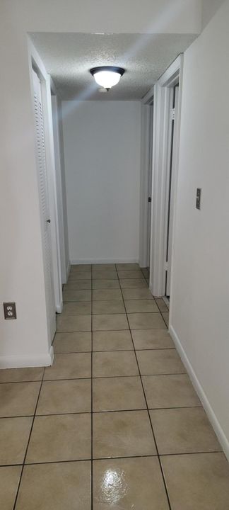 Active With Contract: $2,200 (2 beds, 1 baths, 848 Square Feet)