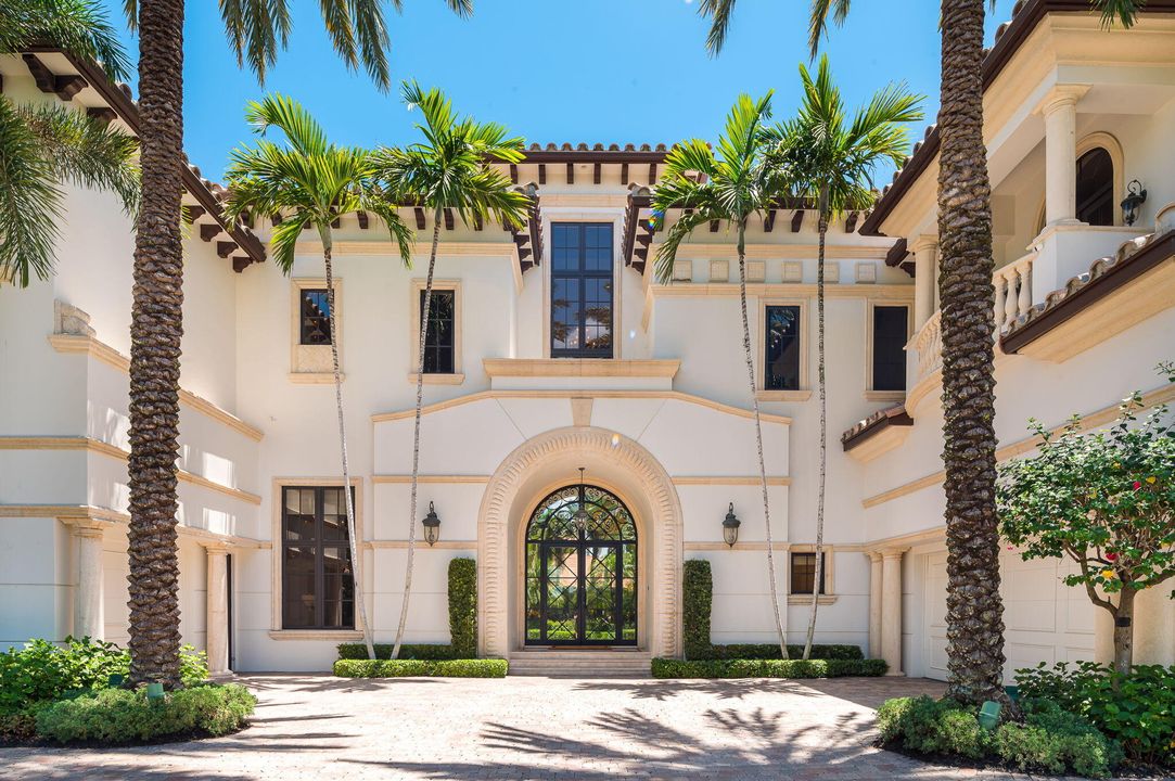 Active With Contract: $7,499,000 (6 beds, 9 baths, 8561 Square Feet)