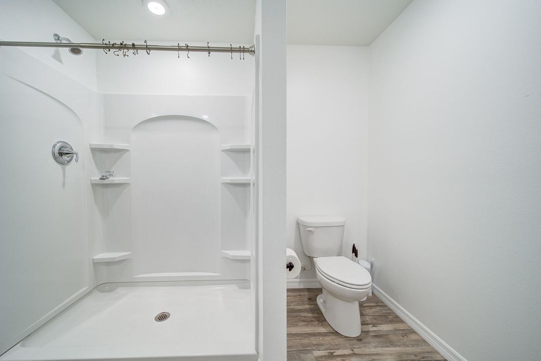 Active With Contract: $3,100 (3 beds, 2 baths, 1649 Square Feet)