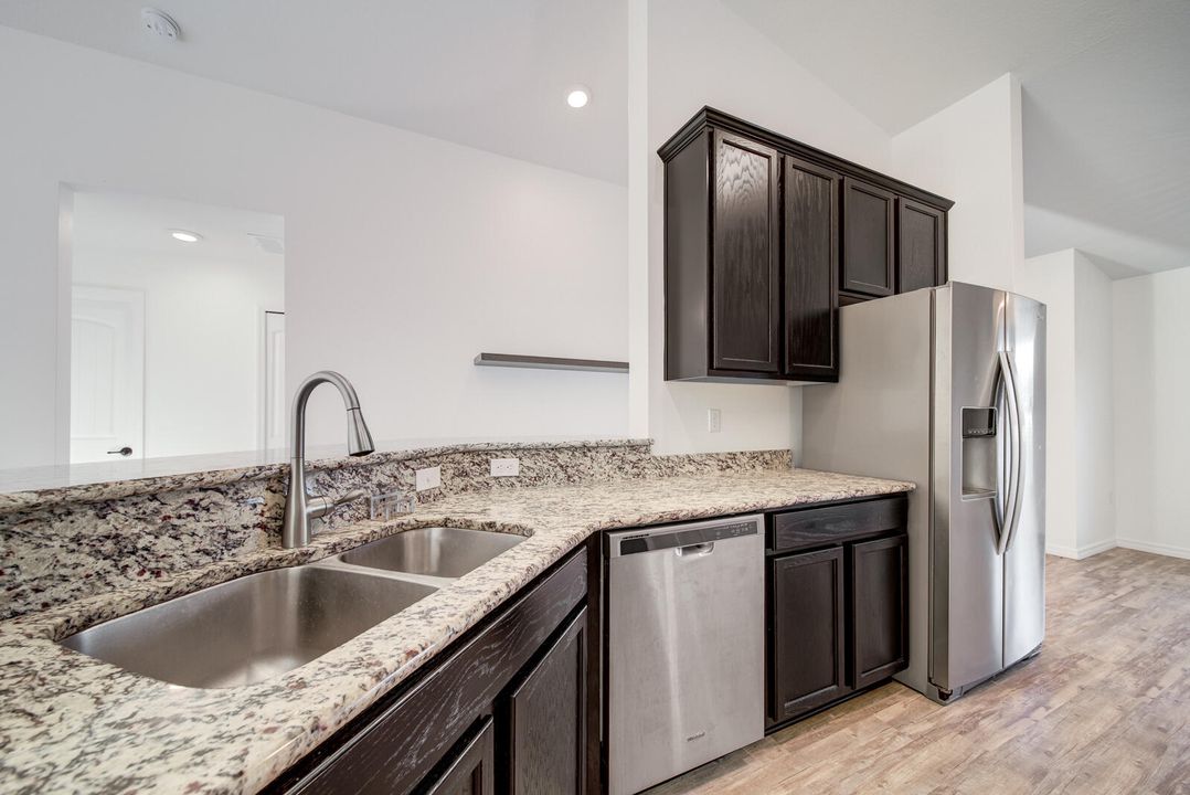 Active With Contract: $3,100 (3 beds, 2 baths, 1649 Square Feet)