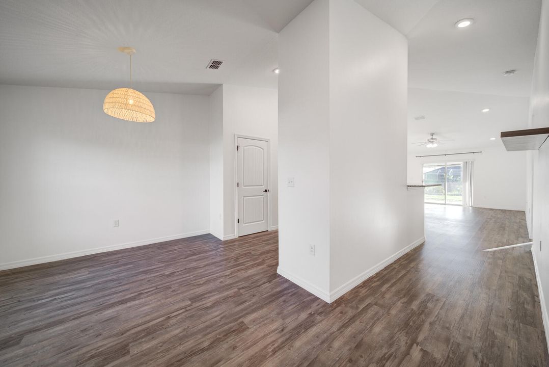 Active With Contract: $3,100 (3 beds, 2 baths, 1649 Square Feet)