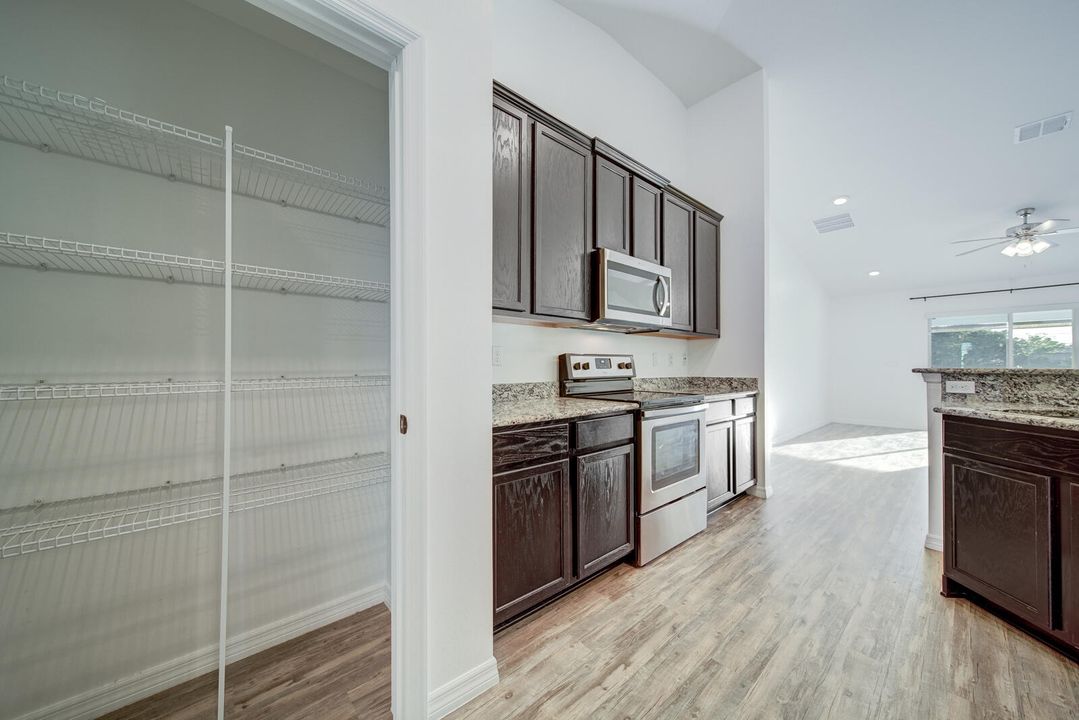 Active With Contract: $3,100 (3 beds, 2 baths, 1649 Square Feet)