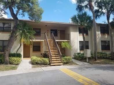 Recently Rented: $2,200 (2 beds, 2 baths, 937 Square Feet)