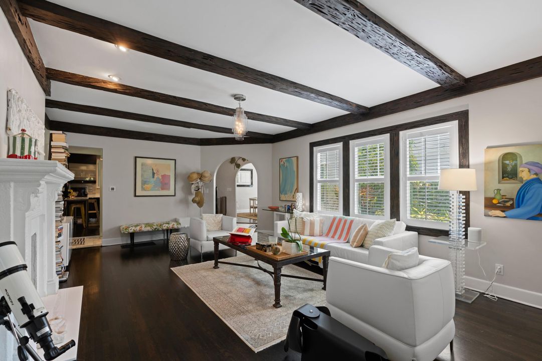 Active With Contract: $1,995,000 (3 beds, 2 baths, 2052 Square Feet)