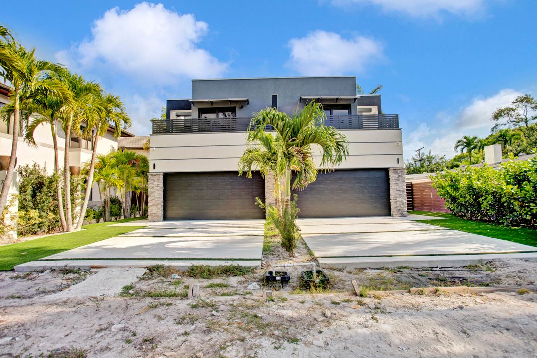 Recently Sold: $1,090,000 (3 beds, 2 baths, 3250 Square Feet)