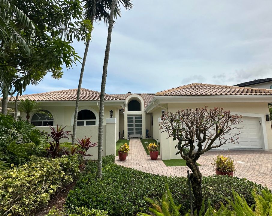 Recently Sold: $4,500,000 (3 beds, 3 baths, 2614 Square Feet)