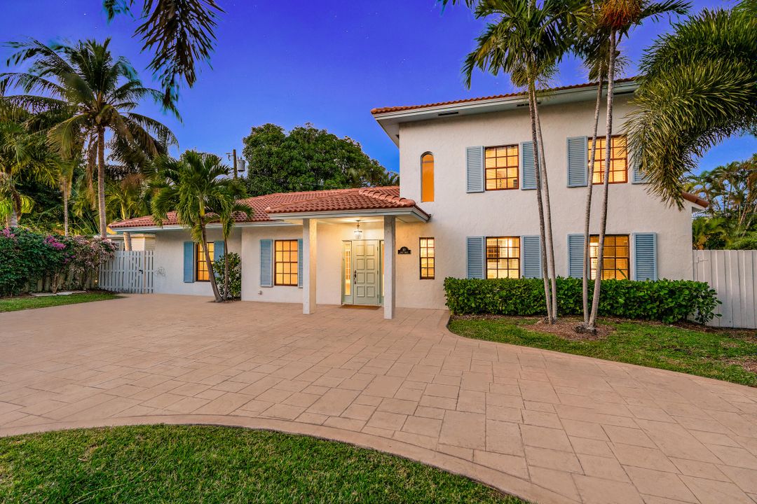 Recently Sold: $1,450,000 (3 beds, 3 baths, 2199 Square Feet)